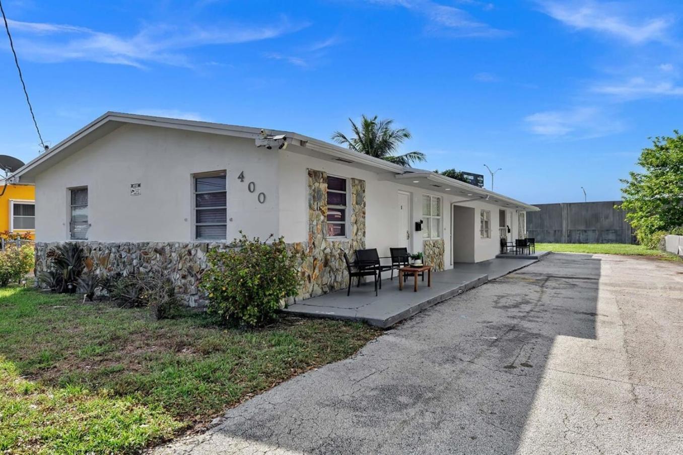 2 Bdrm Modern House Mins From Beach & Casino Hb1 Hallandale Beach Bagian luar foto