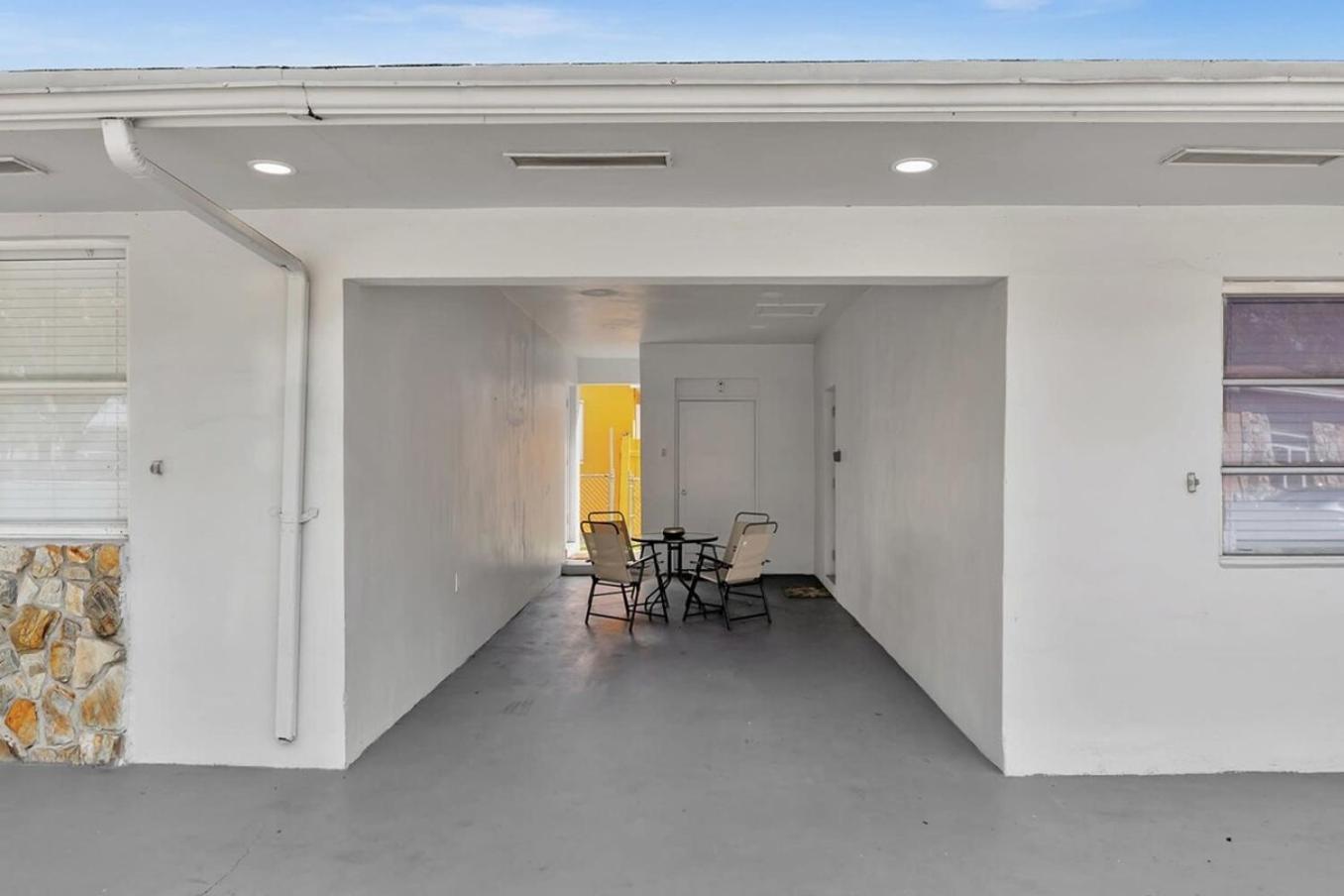 2 Bdrm Modern House Mins From Beach & Casino Hb1 Hallandale Beach Bagian luar foto